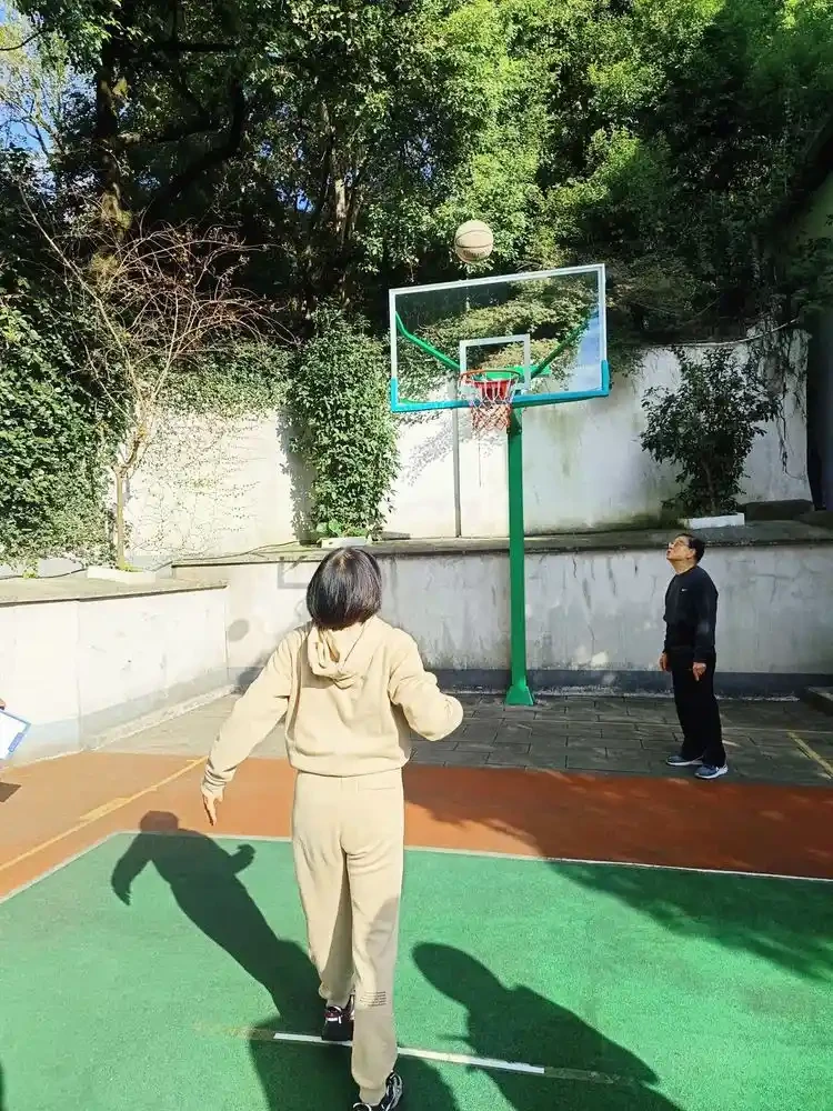 职业球员如何通过联赛提升竞技水平_2