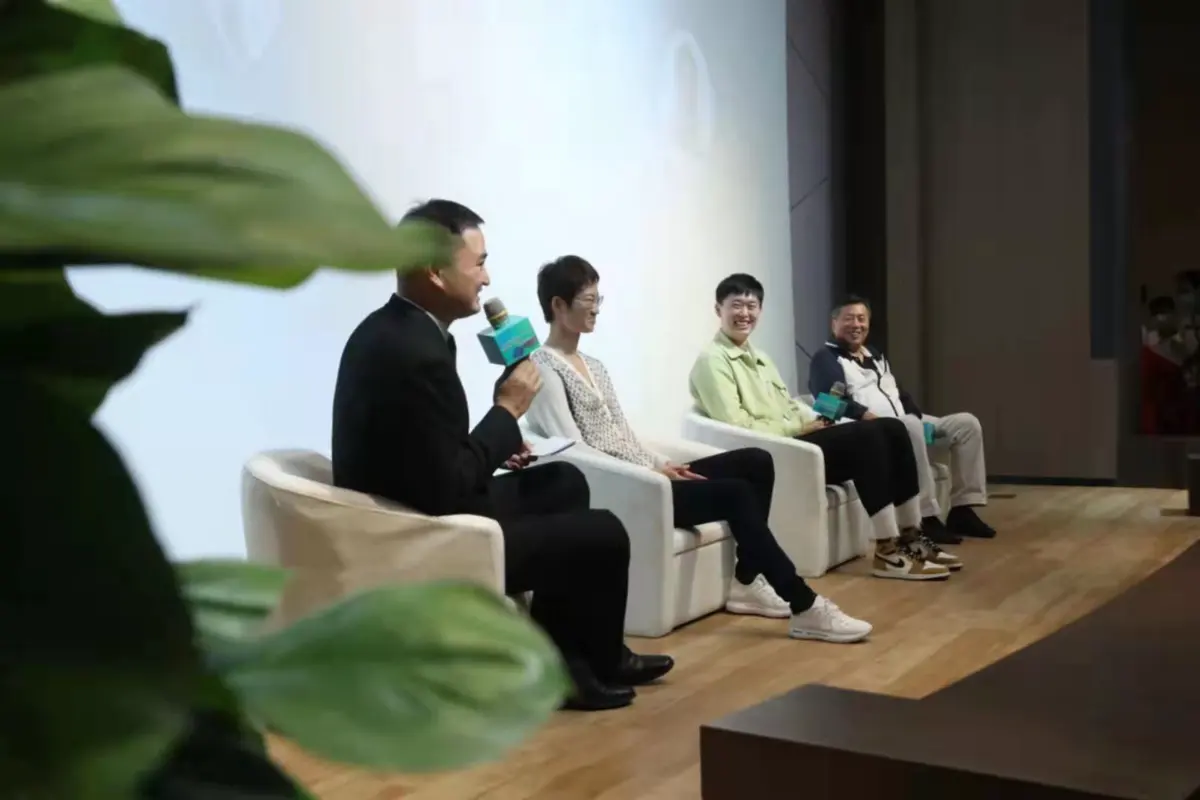 如何在篮球冬令营中加强体能训练?_2